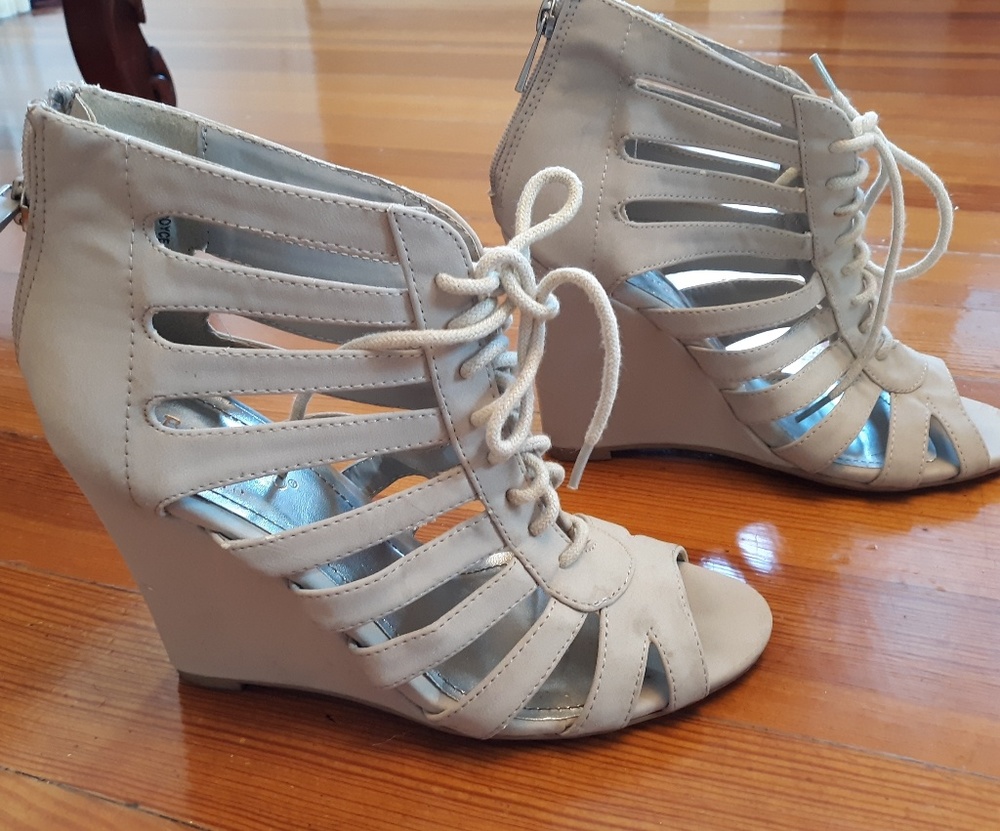 Beige wedge
